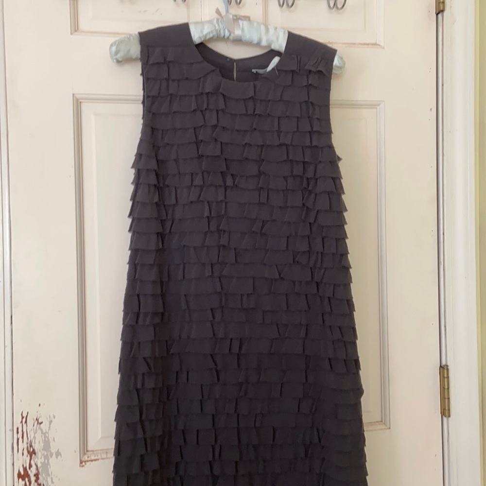 Nicole Farhi sleeveless ruffled sheath EUC. Size 6